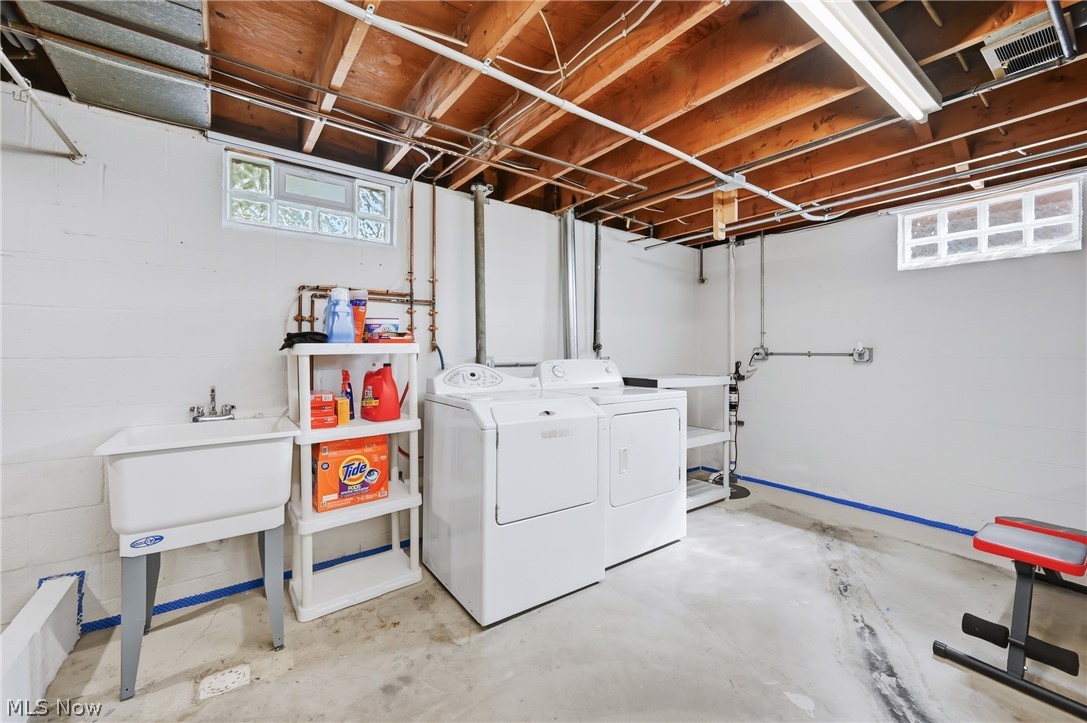 547 Gladys Street Property Photo 32