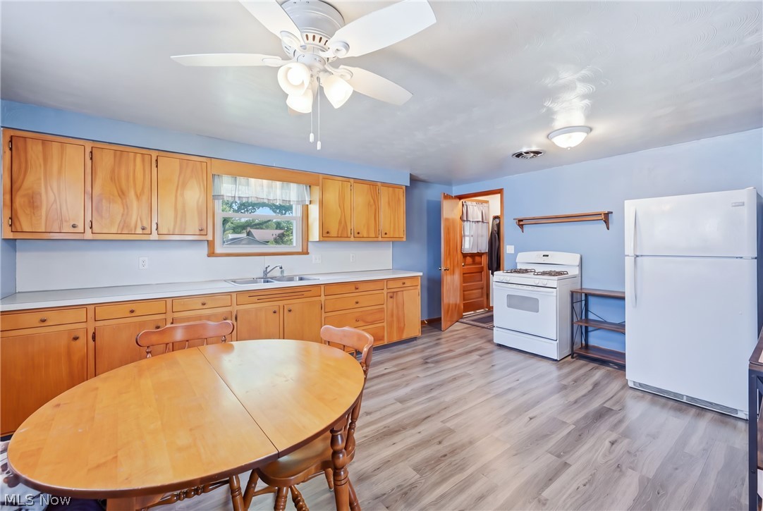 547 Gladys Street Property Photo 39