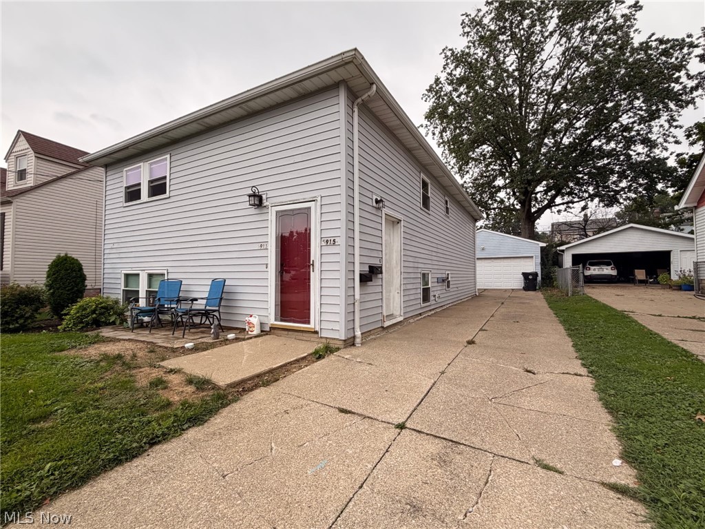 5911 Ira Avenue Property Photo