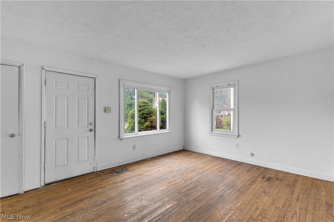 1936 Tait Street Property Photo 3