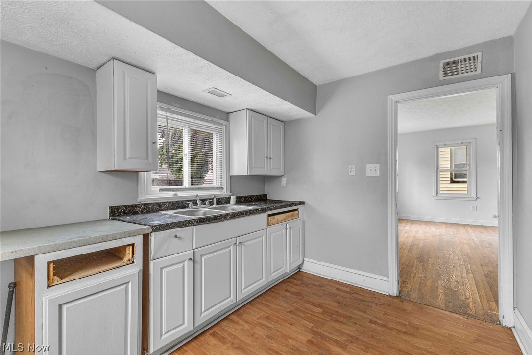 1936 Tait Street Property Photo 8