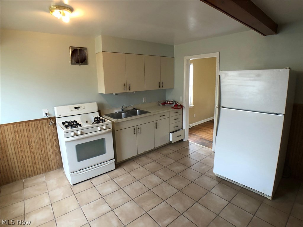 25701 Richards Avenue Property Photo 3