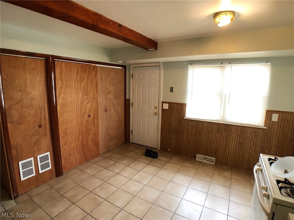 25701 Richards Avenue Property Photo 4