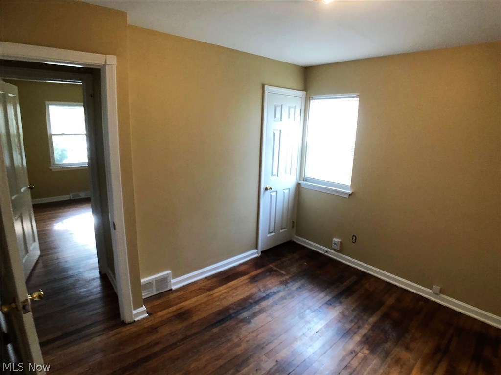 25701 Richards Avenue Property Photo 5