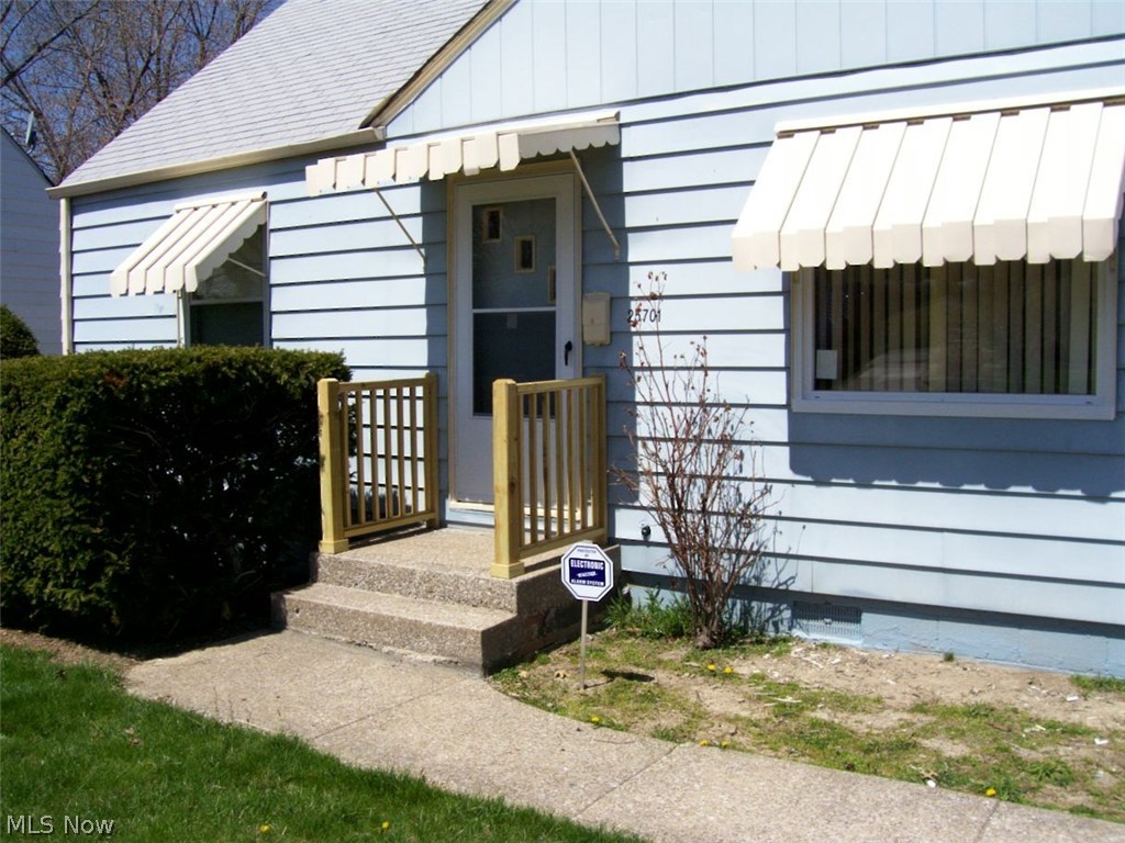 25701 Richards Avenue Property Photo 16