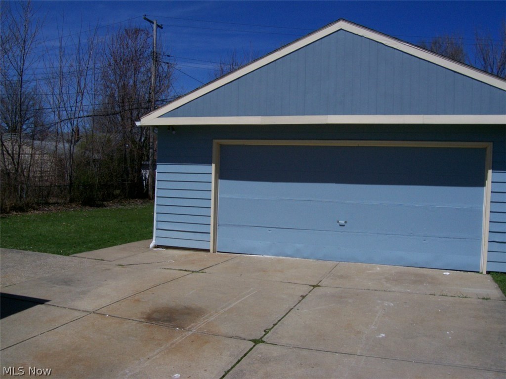 25701 Richards Avenue Property Photo 18