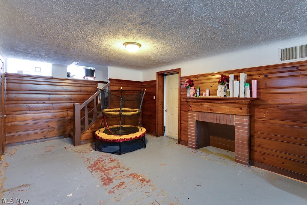 16612 Glendale Avenue Property Photo 17