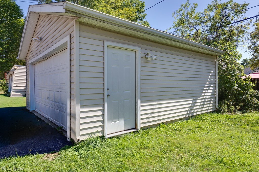 16612 Glendale Avenue Property Photo 19
