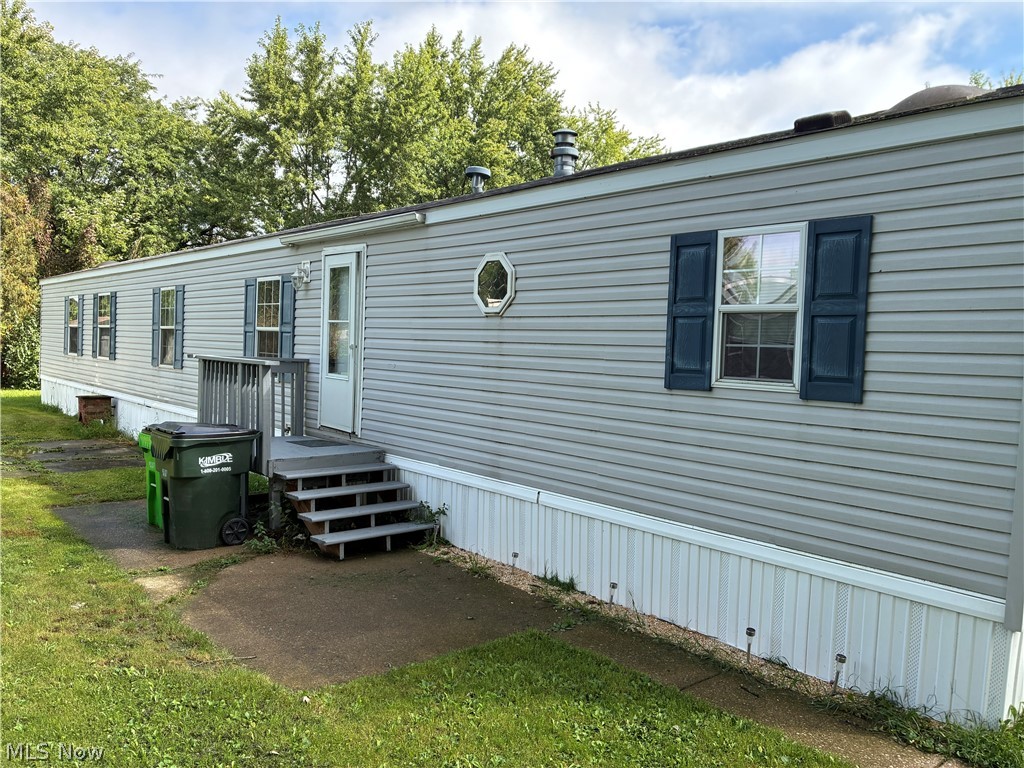 5 Carpenter Boulevard Property Photo 2