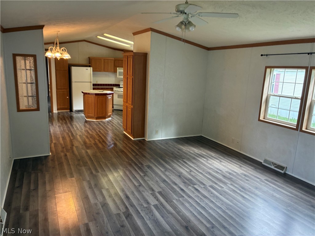 5 Carpenter Boulevard Property Photo 5