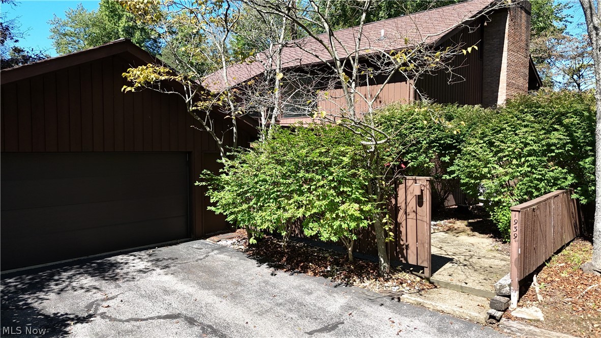 1939 Pine Drive Property Photo 1