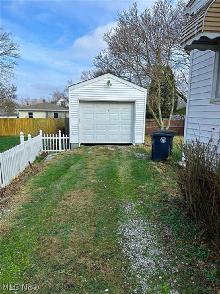 929 Jason Avenue Property Photo 3