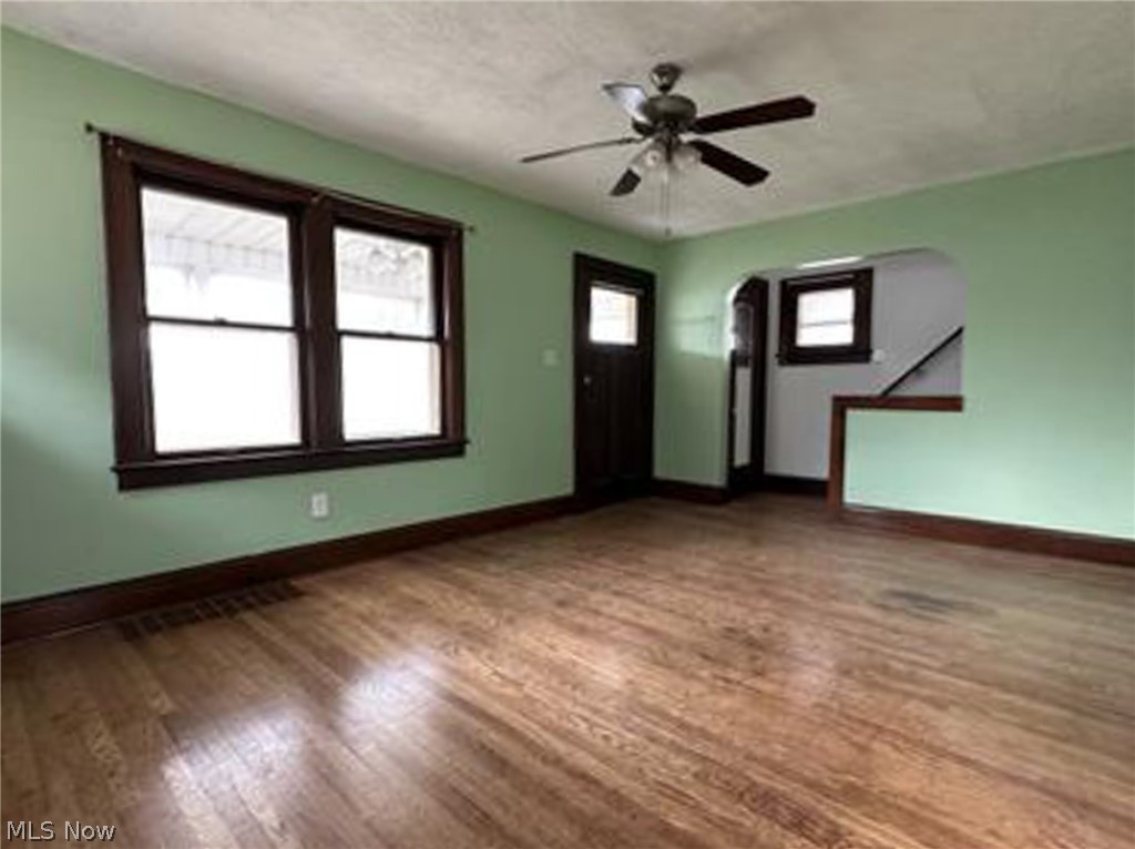 929 Jason Avenue Property Photo 5