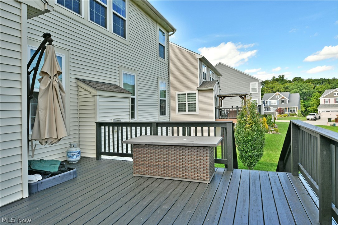 987 Hawkin Lane Property Photo 7