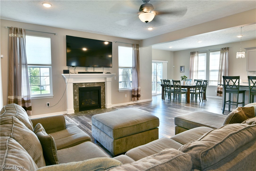 987 Hawkin Lane Property Photo 10