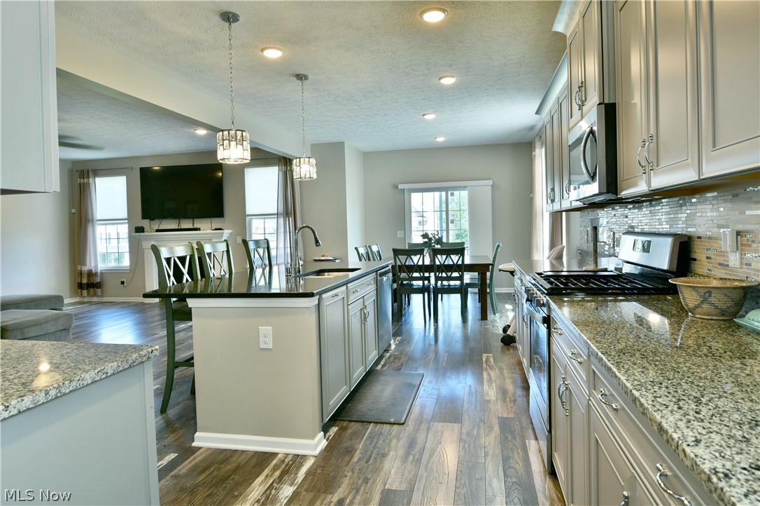 987 Hawkin Lane Property Photo 13