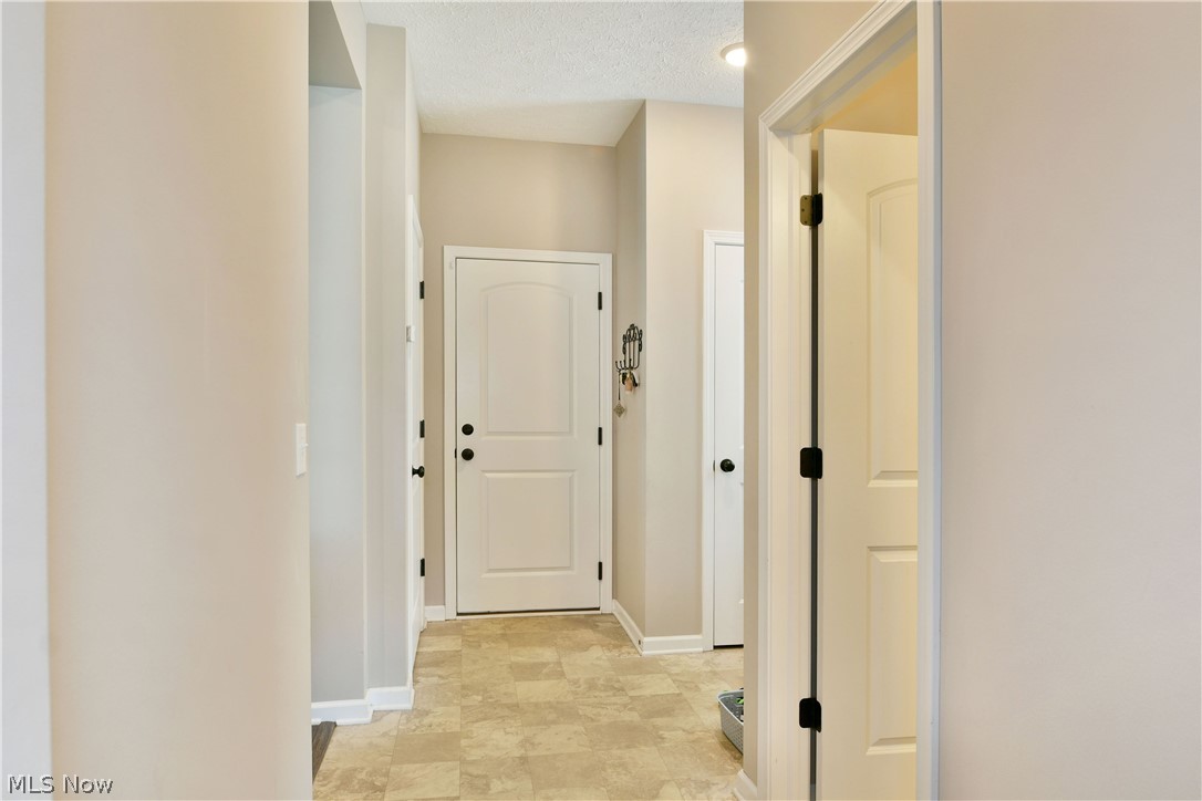 987 Hawkin Lane Property Photo 23