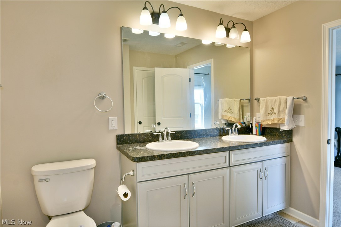 987 Hawkin Lane Property Photo 37