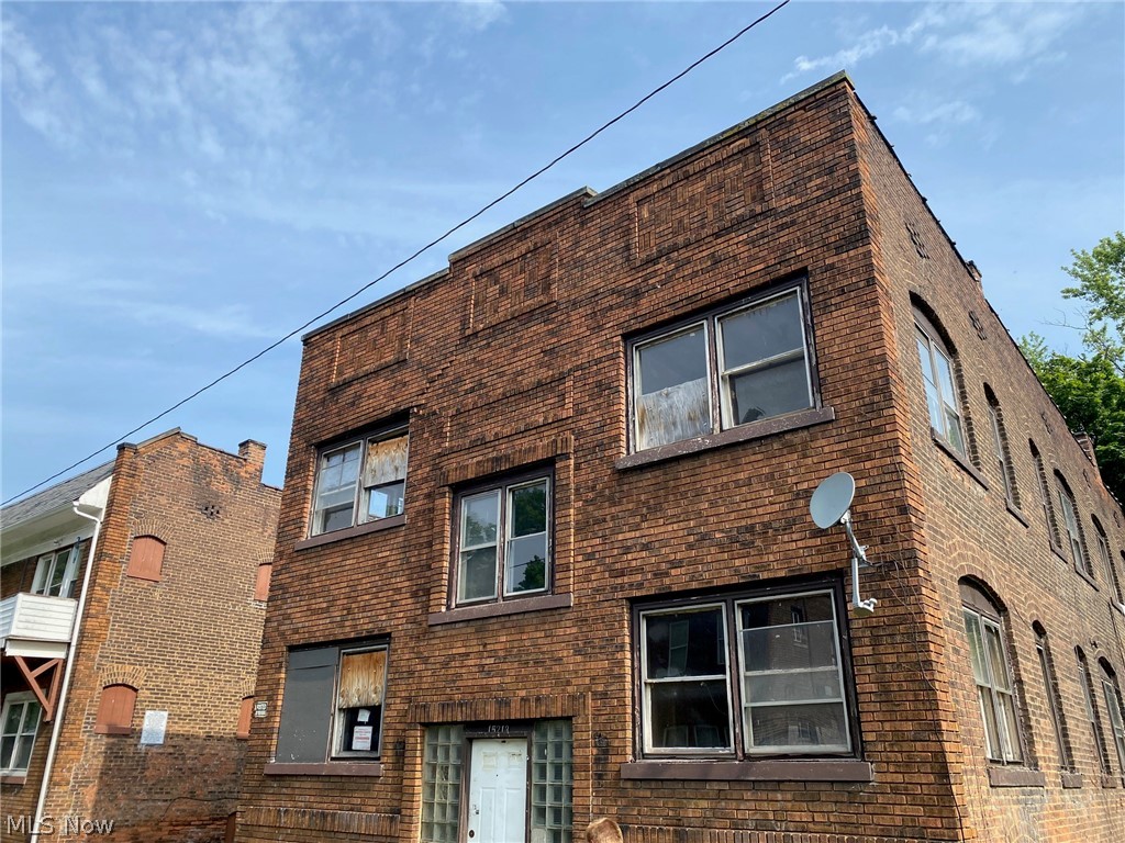 15213 Ridpath Avenue Property Photo 1