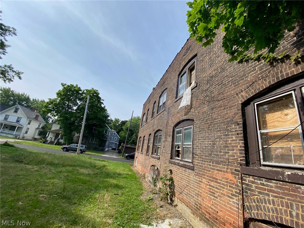 15213 Ridpath Avenue Property Photo 3