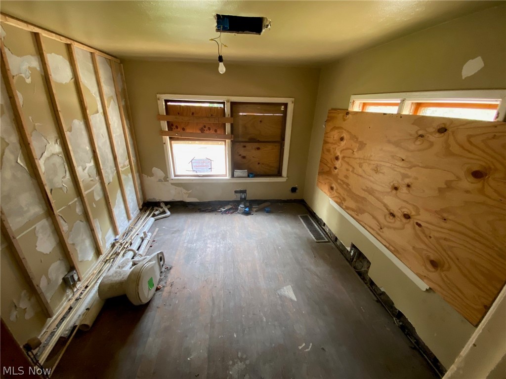 15213 Ridpath Avenue Property Photo 5