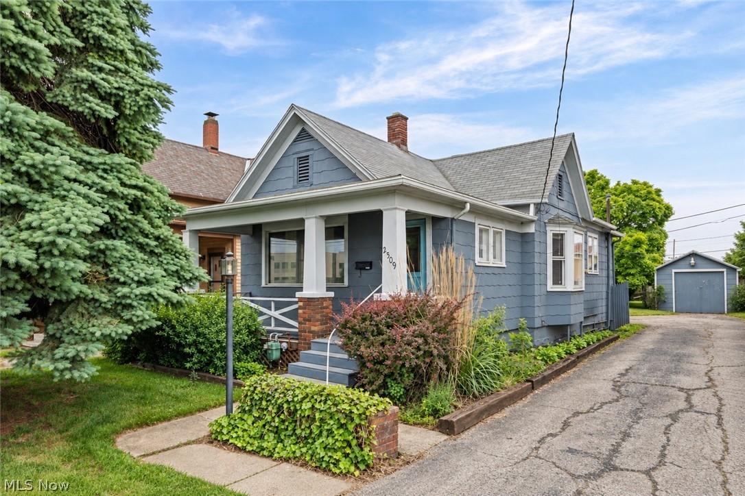 2509 Columbus Avenue Property Photo 1