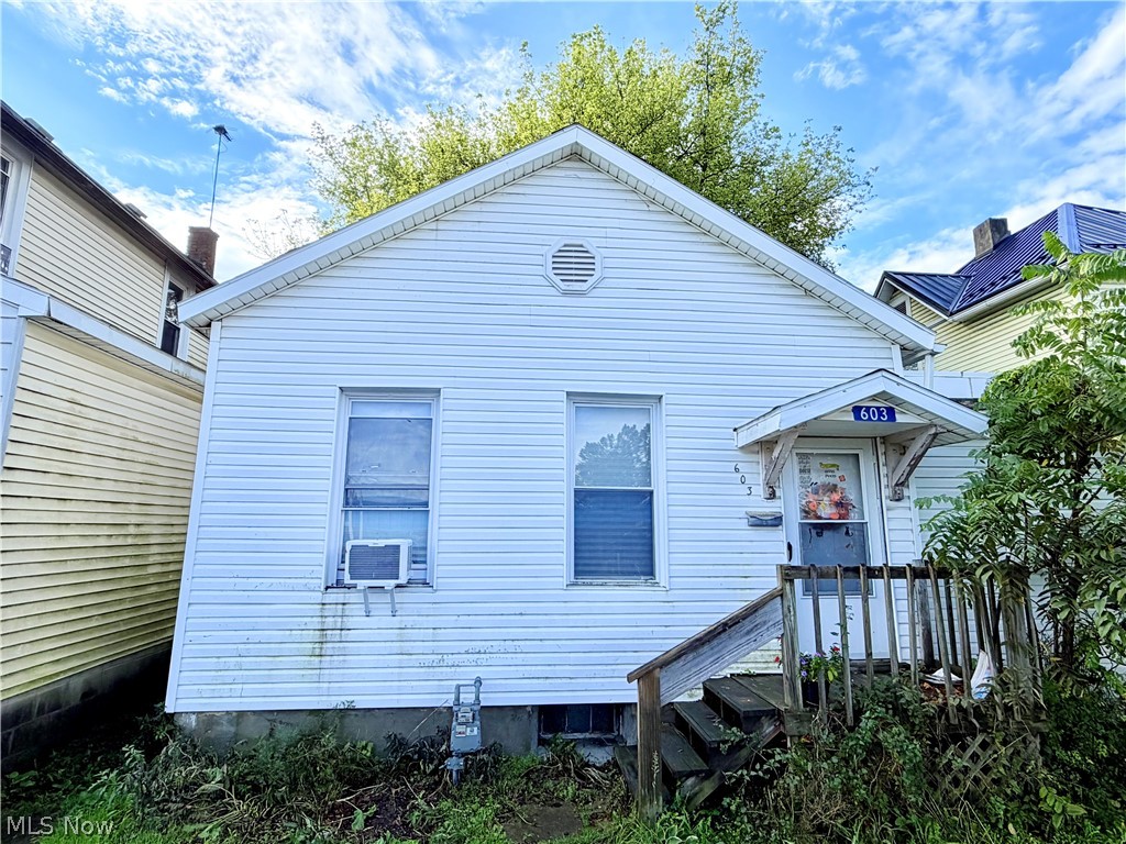 603 Harding Way E Property Photo 1