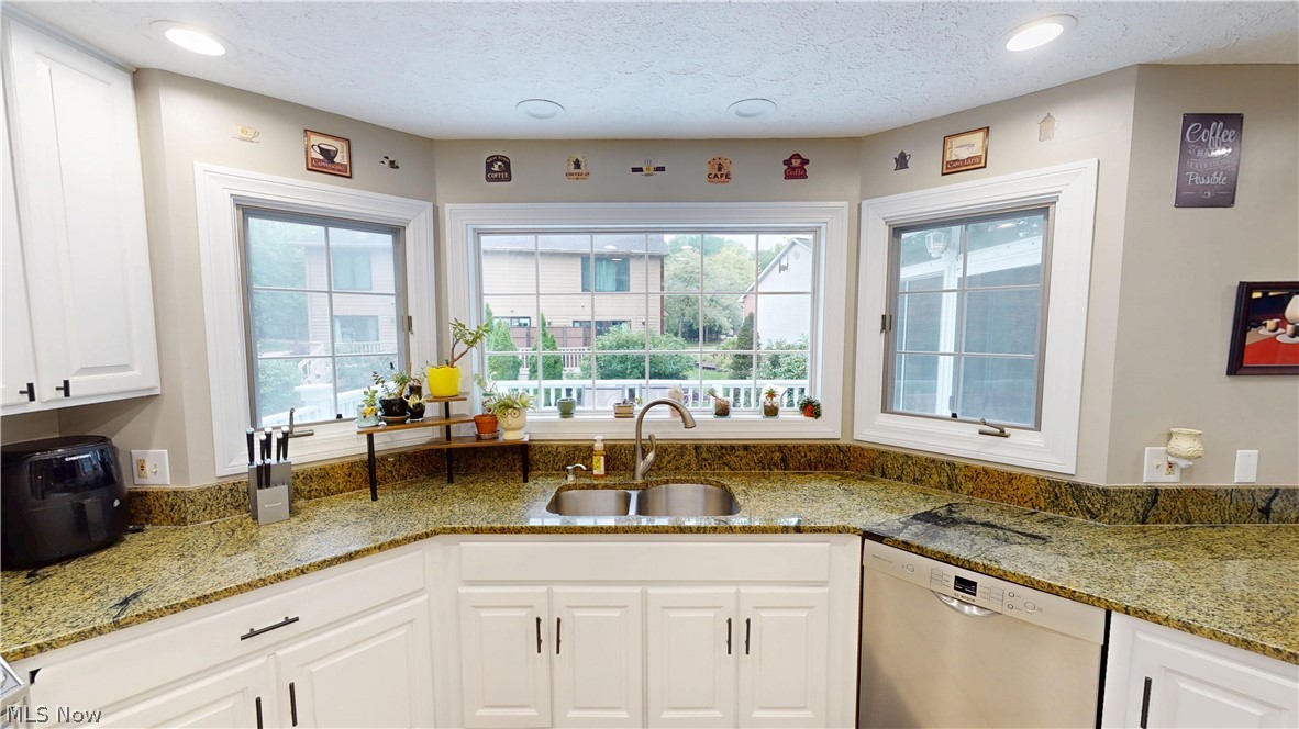 3020 Fox Burrow Drive Property Photo 16