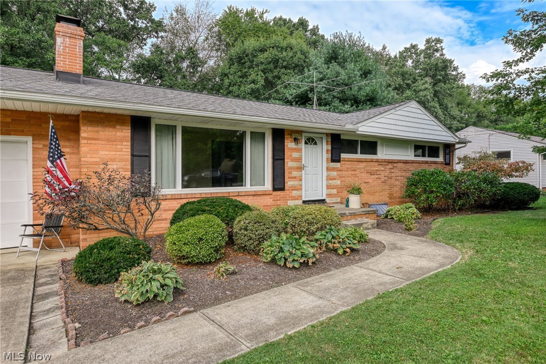 5665 Echodell Avenue Nw Property Photo 3