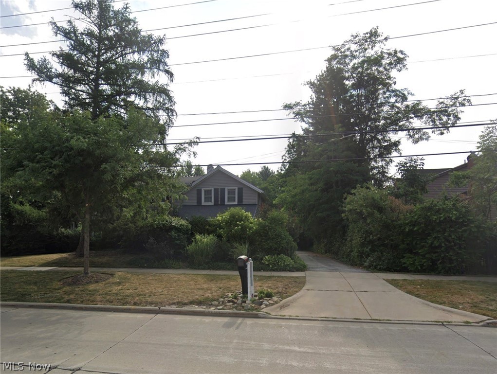 2389 Richmond Road Property Photo 1