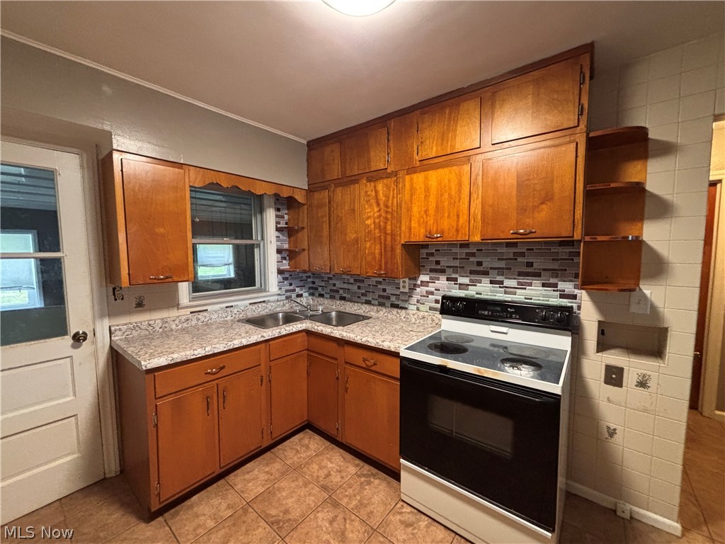 905 Van Meter Way Property Photo 6