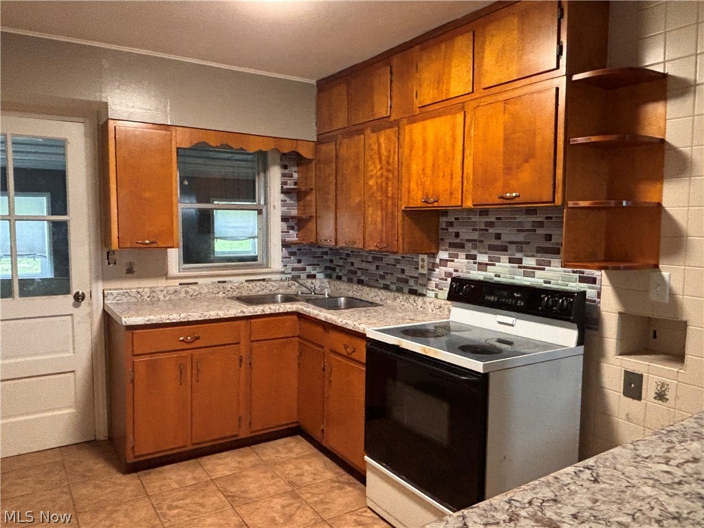 905 Van Meter Way Property Photo 8