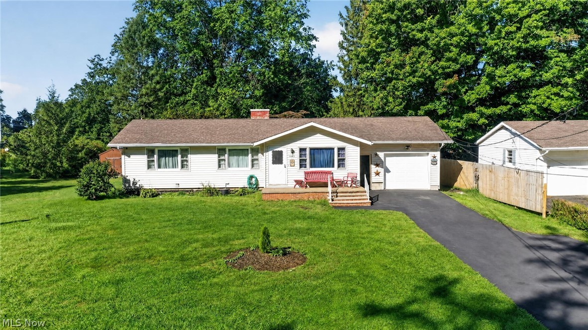 3045 Spencer Circle E Property Photo 2