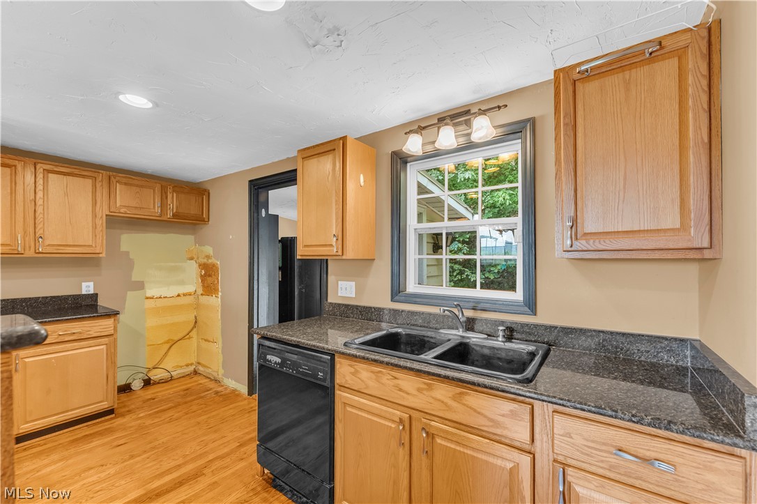4723 Everett Road Property Photo 14