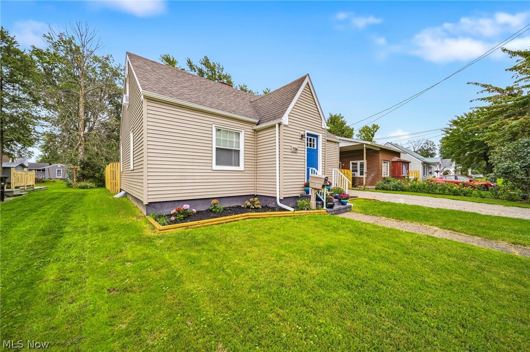 726 Lyndon Avenue Property Photo 3