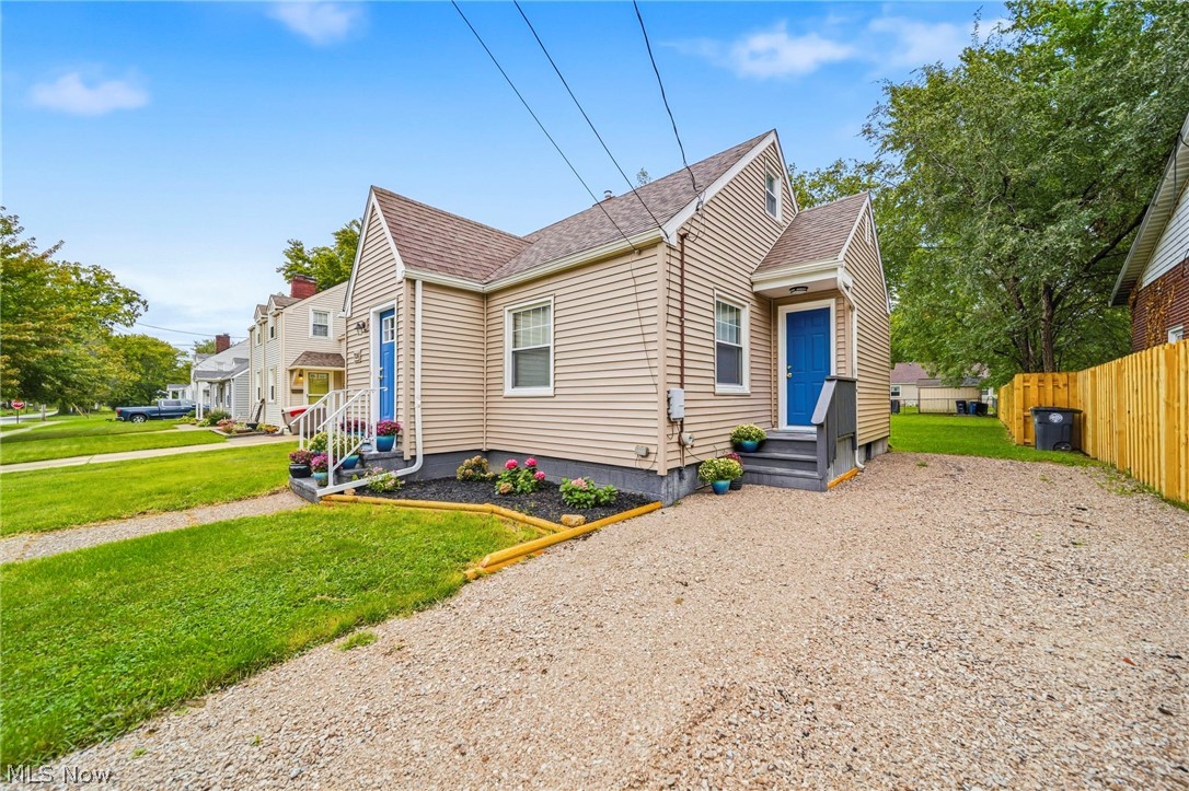 726 Lyndon Avenue Property Photo 4