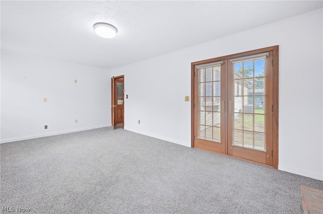 1889 Lancaster Drive Property Photo 5