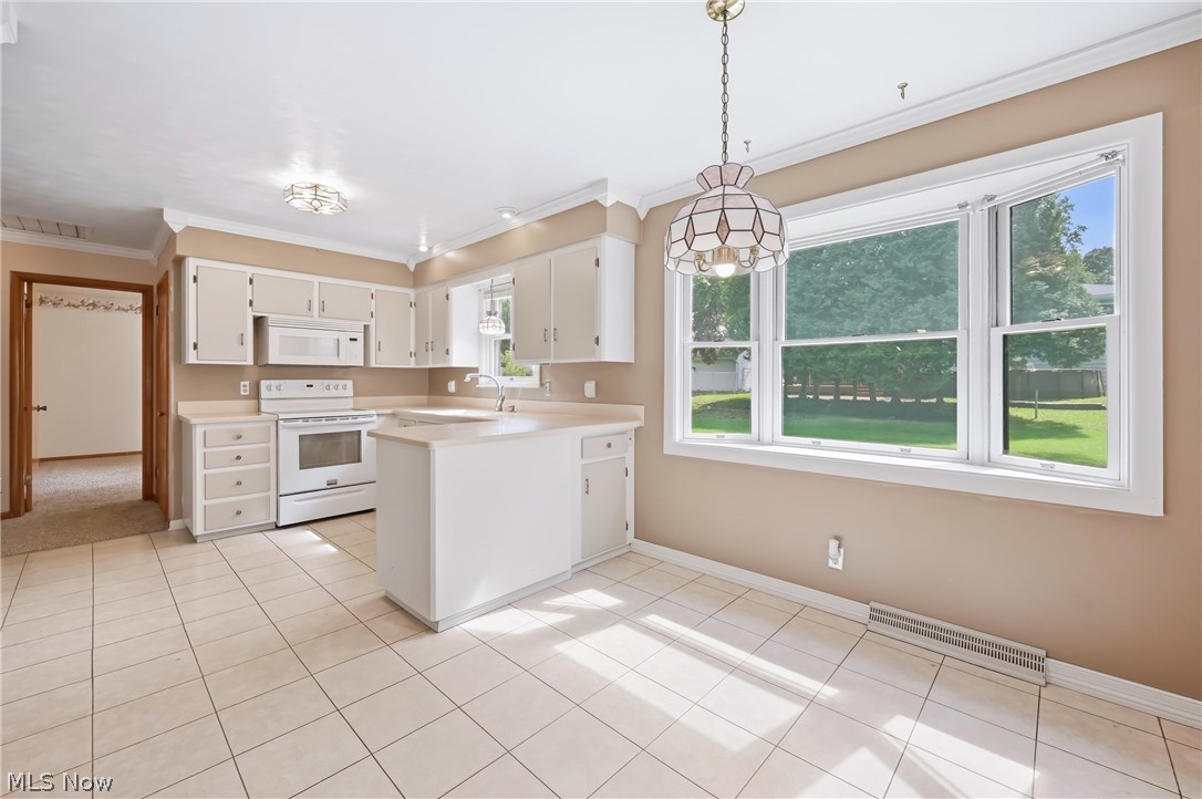 1889 Lancaster Drive Property Photo 6