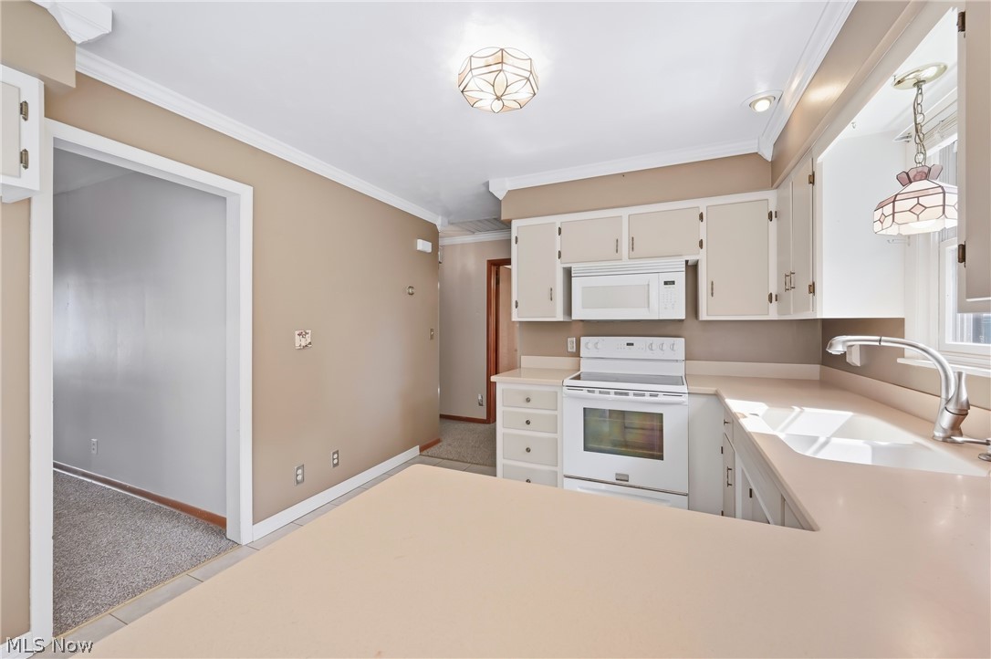 1889 Lancaster Drive Property Photo 7