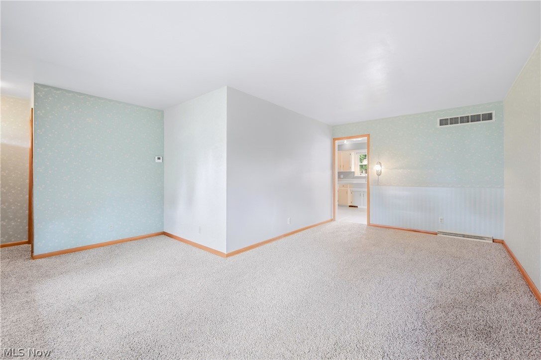 1889 Lancaster Drive Property Photo 10