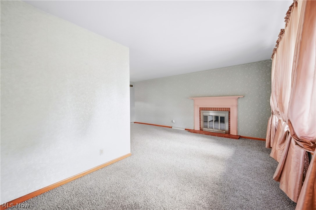 1889 Lancaster Drive Property Photo 12