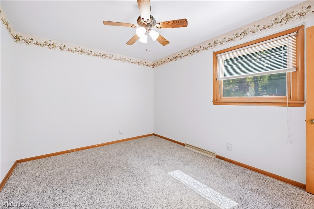 1889 Lancaster Drive Property Photo 14