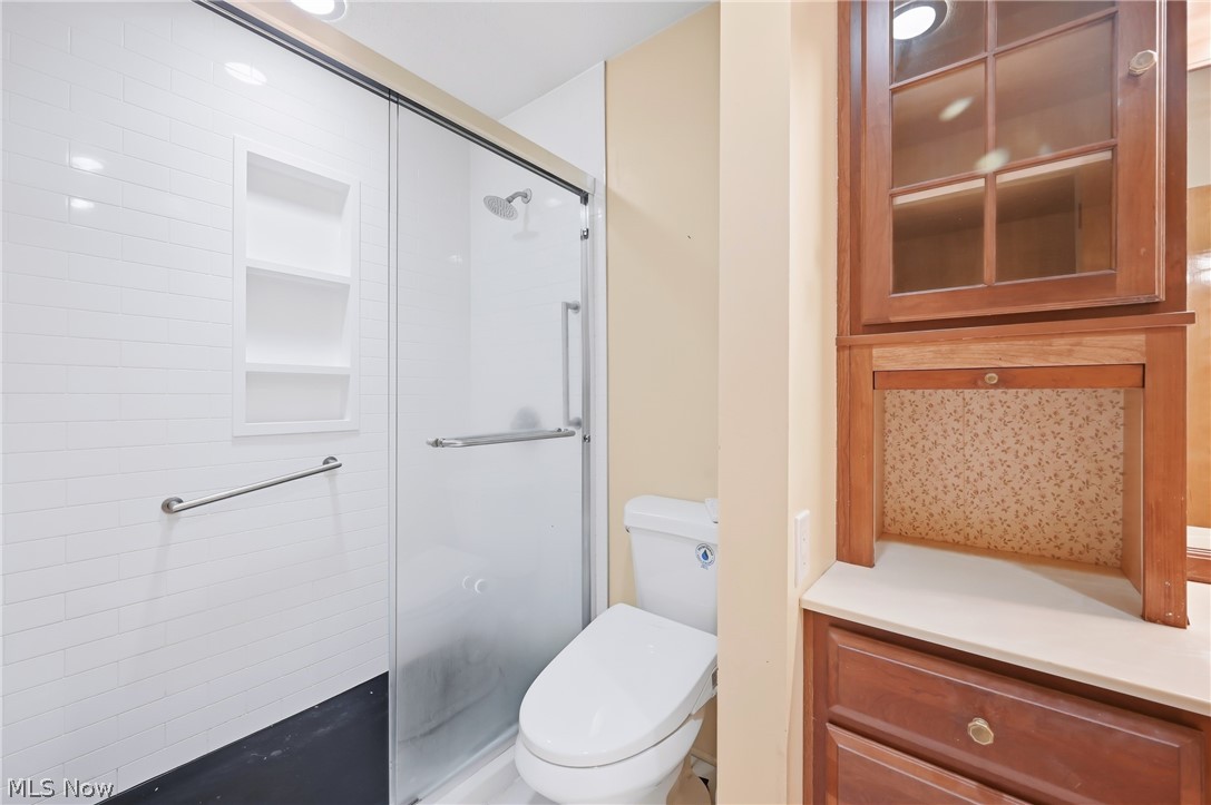 1889 Lancaster Drive Property Photo 22