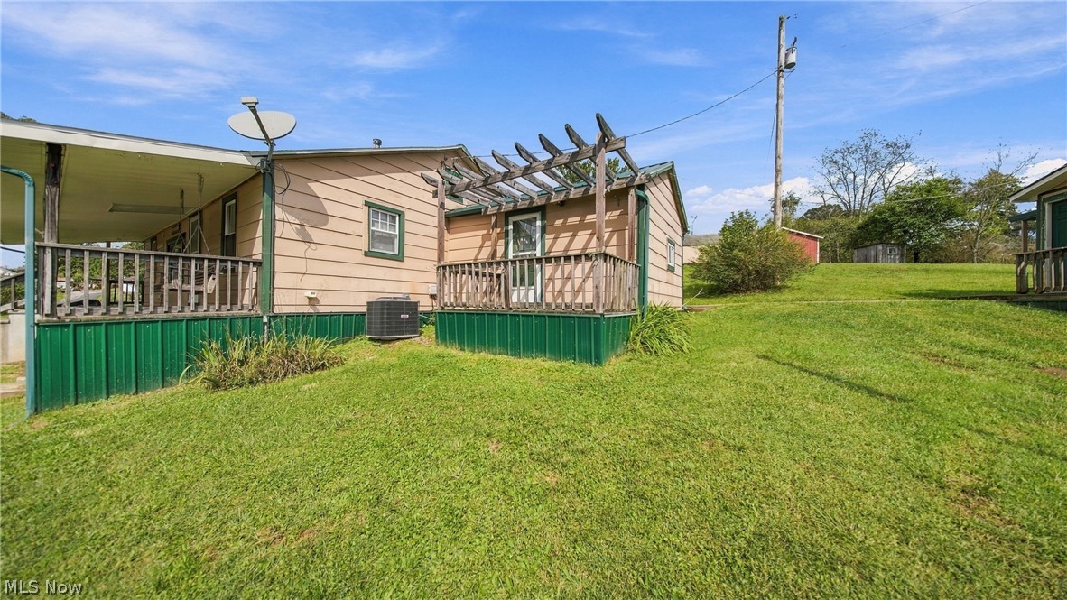 6592 Pullman Road Property Photo 5
