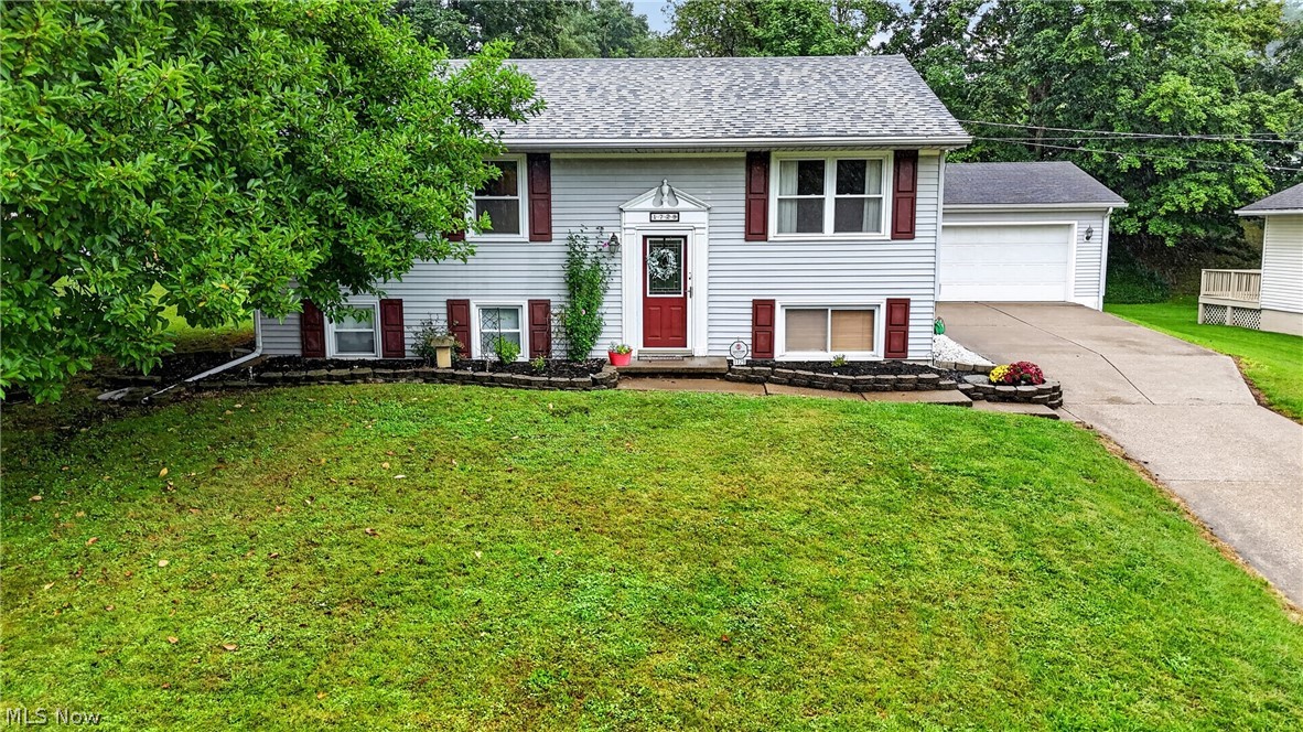 1729 Woodcrest Drive Property Photo 1