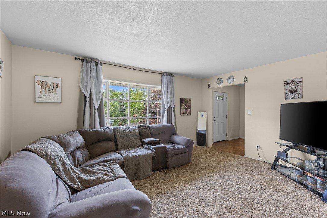 324 Thomas Street Property Photo 7