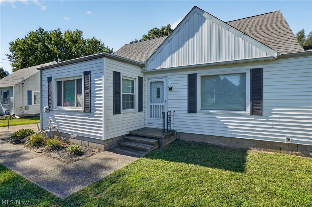 2825 E Center Street Property Photo 3