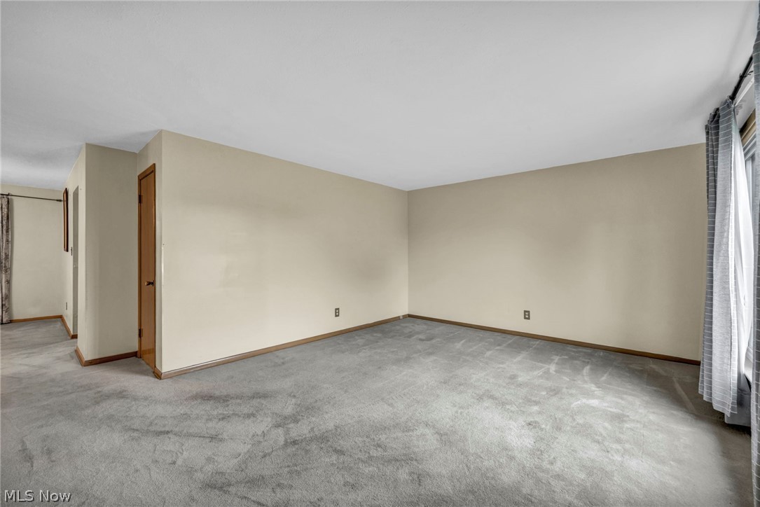 24560 Stephen Avenue Property Photo 4