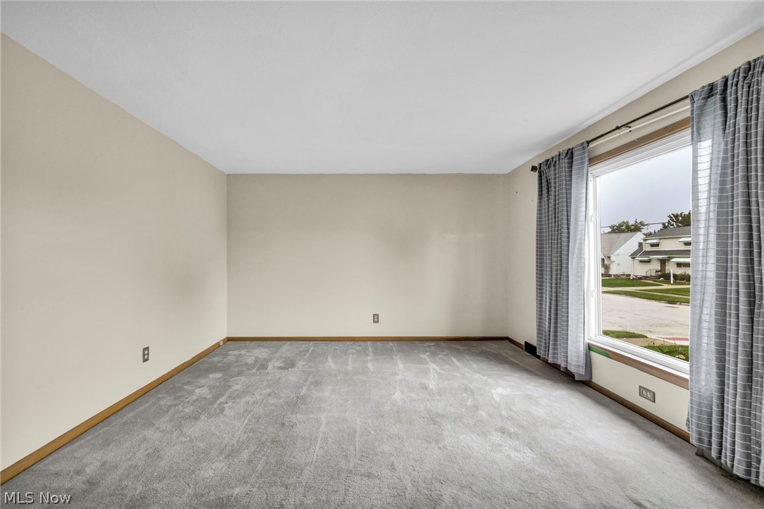 24560 Stephen Avenue Property Photo 7