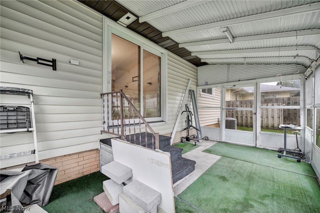24560 Stephen Avenue Property Photo 37